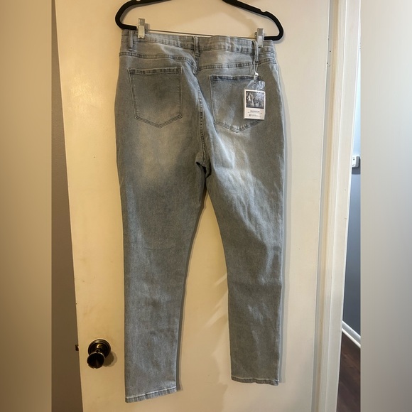 NWT. Mekool brand stretchy jeans. Light wash. Distressed style. - Picture 6 of 6